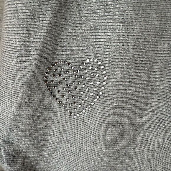 Milano Gray Heart Pattern Sweater - Picture 4 of 5